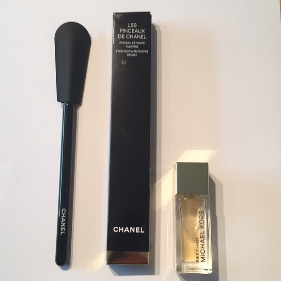CHANEL Other - New! CHANEL Eyeshadow Blending Brush